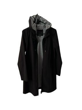Lightweight Chillax rain shell size xs